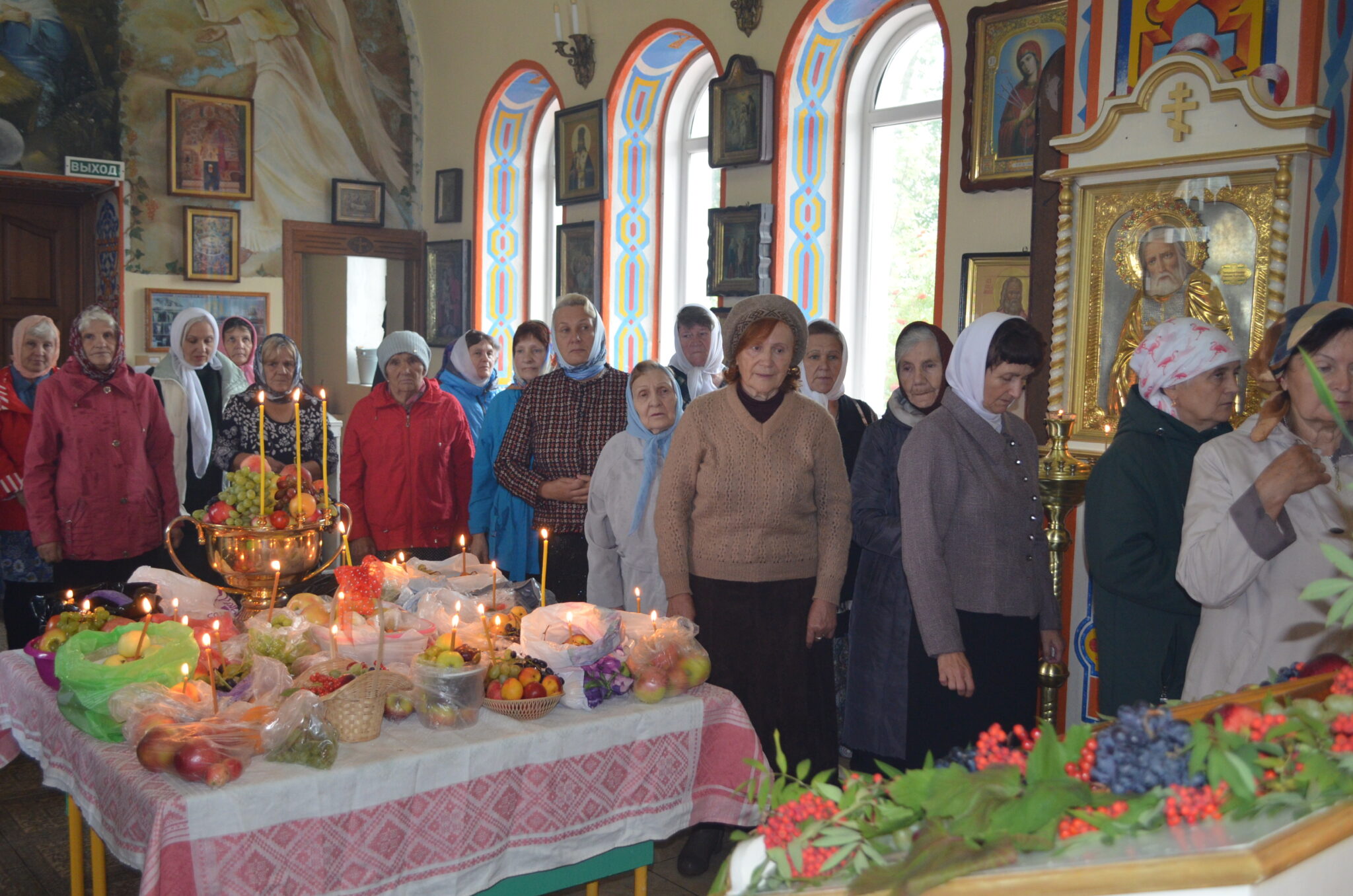 Южно александровка иланского. Яблочный спас в храме. Школа при храме в Александровской. 19 Августа праздник Преображения. Яблочный спас 2022.